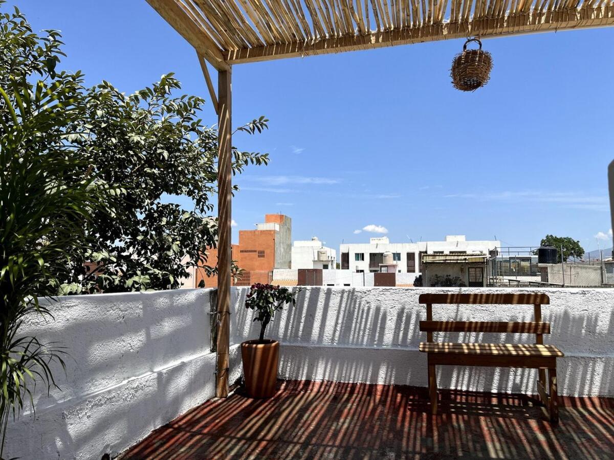 Casa Colibri Oaxaca Con Jacuzzi En Terraza Villa Santa Maria Atzompa Exterior photo